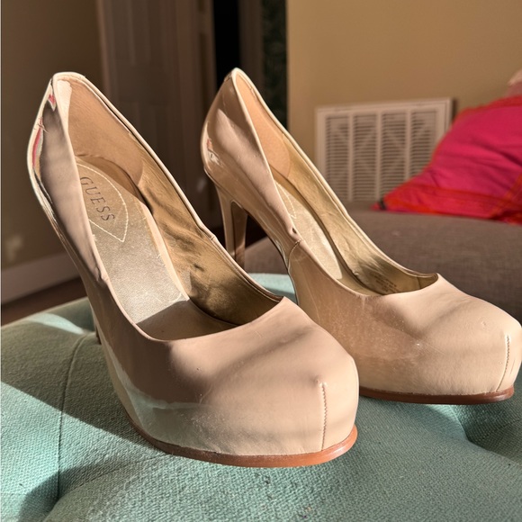 Guess platform heels. 9.5 Patent Leather - Picture 2 of 5